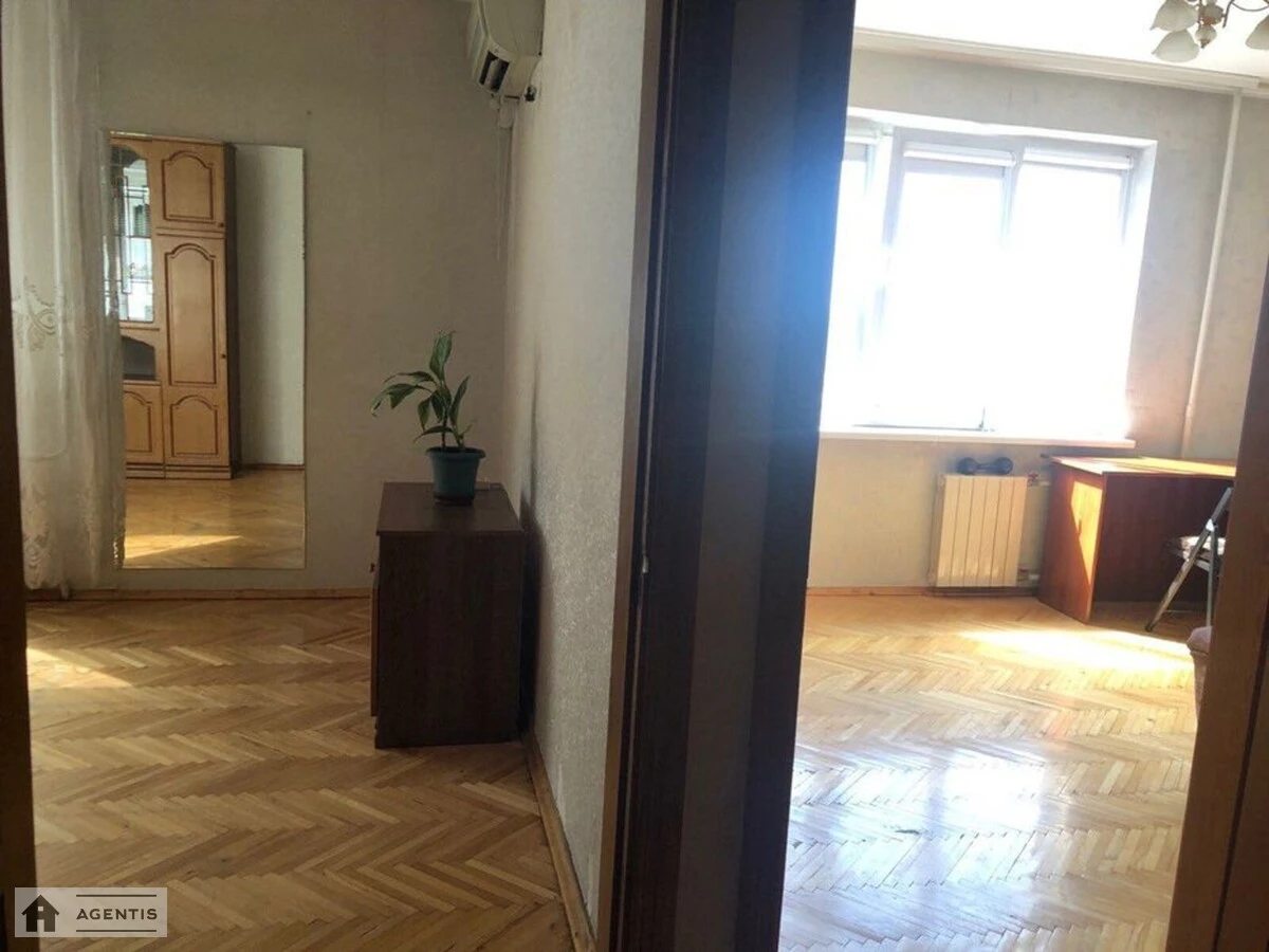 Apartment for rent. 3 rooms, 62 m², 10th floor/12 floors. 98, Pravdy 98, Kyiv. 