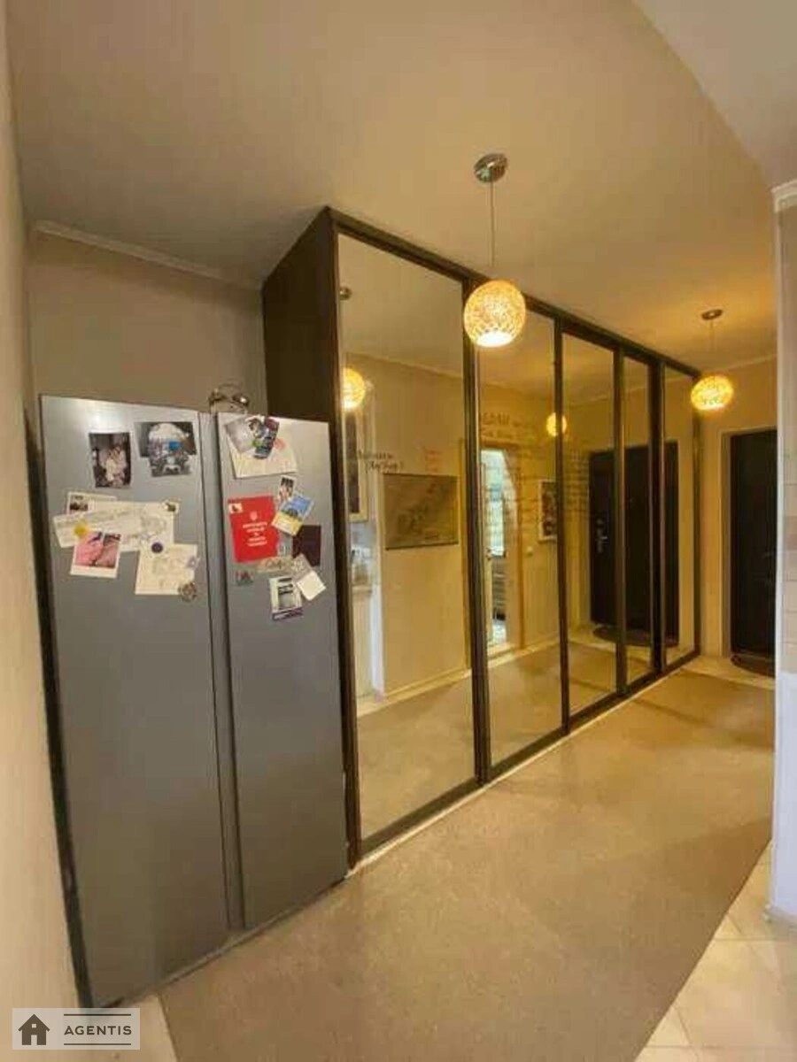 Apartment for rent. 2 rooms, 62 m², 12 floor/24 floors. 1, Vadyma Hetmana vul., Kyiv. 