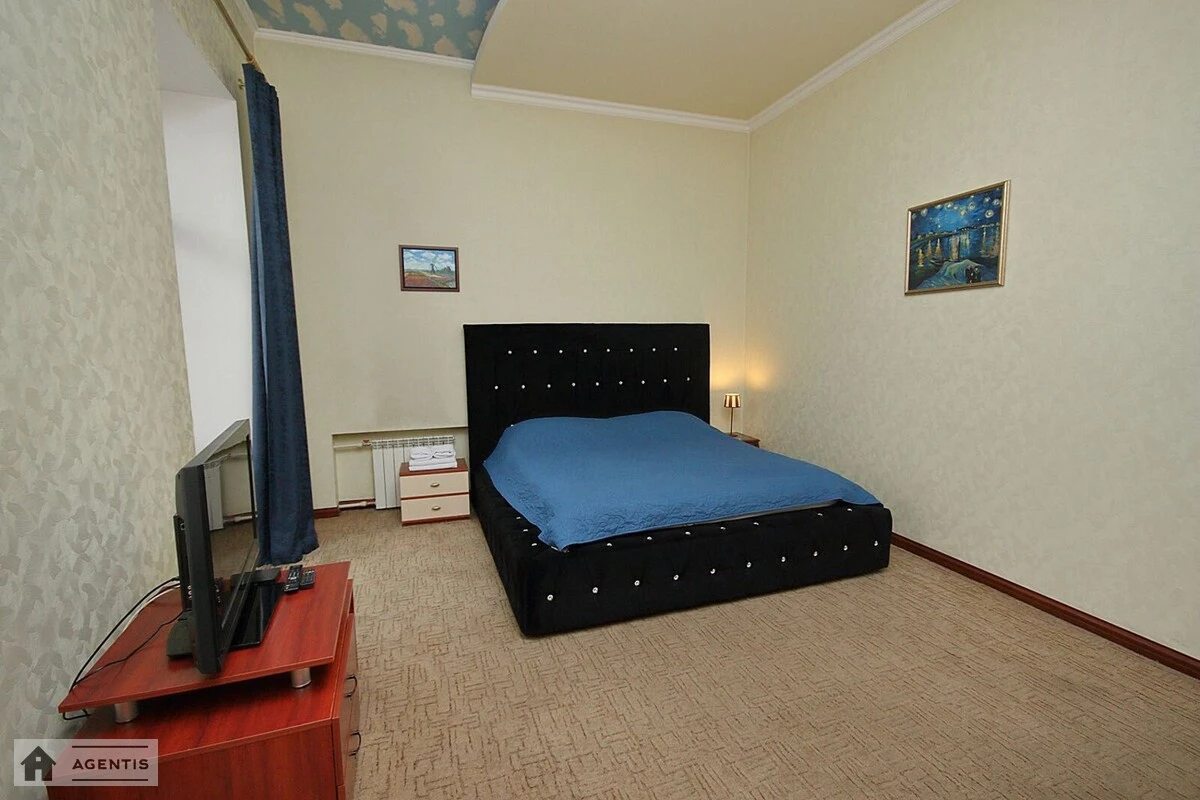 Сдам квартиру. 3 rooms, 80 m², 4th floor/6 floors. Михайловская, Киев. 