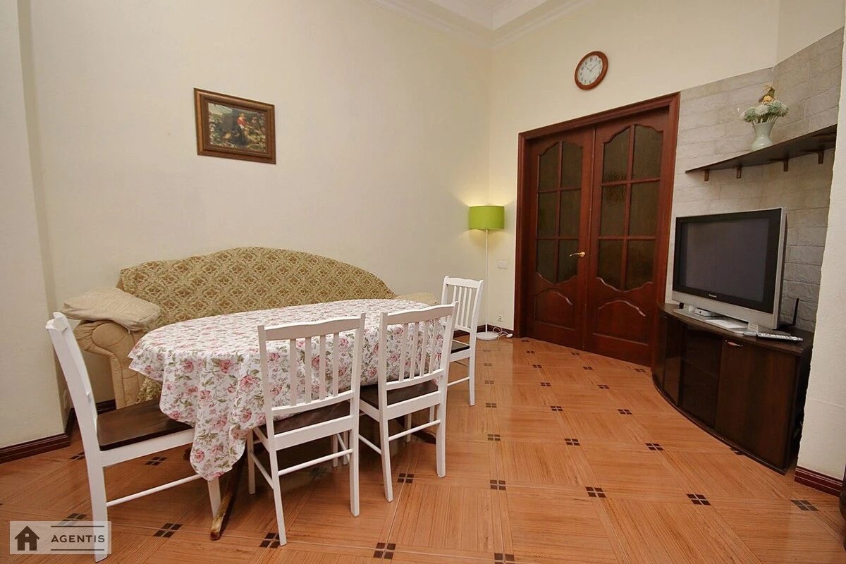 Apartment for rent. 3 rooms, 80 m², 4th floor/6 floors. Myhaylivska, Kyiv. 
