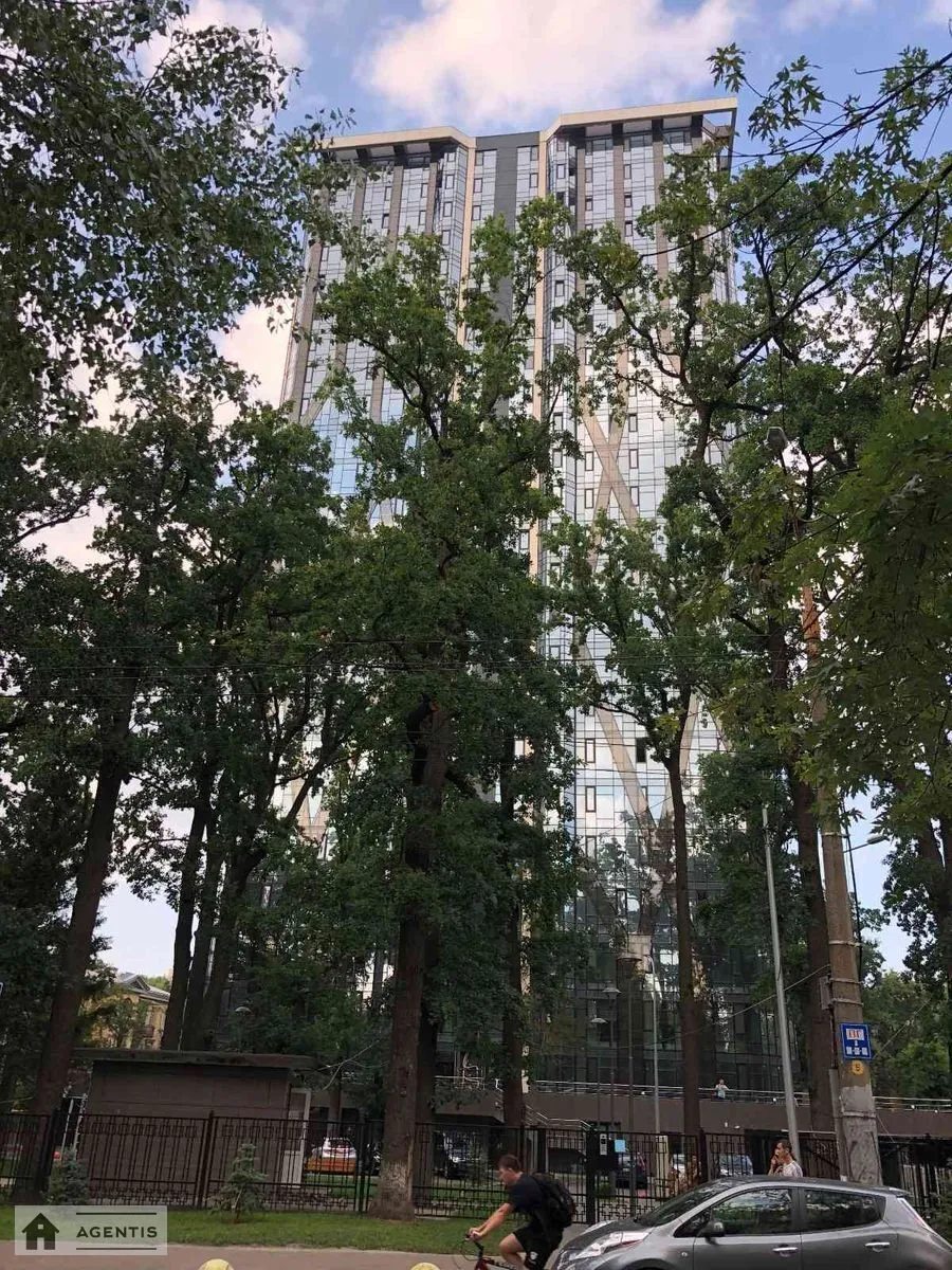 Apartment for rent. 3 rooms, 106 m², 13 floor/25 floors. 2, Aviakonstruktora Antonova vul., Kyiv. 
