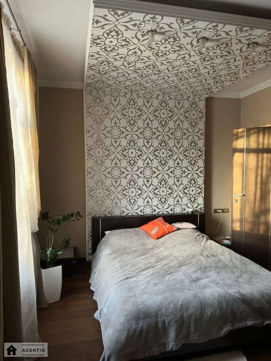 Apartment for rent. 2 rooms, 65 m², 5th floor/8 floors. Budivelnykiv, Kyiv. 