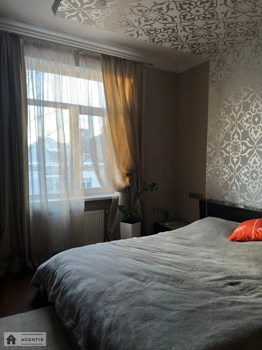 Apartment for rent. 2 rooms, 65 m², 5th floor/8 floors. Budivelnykiv, Kyiv. 