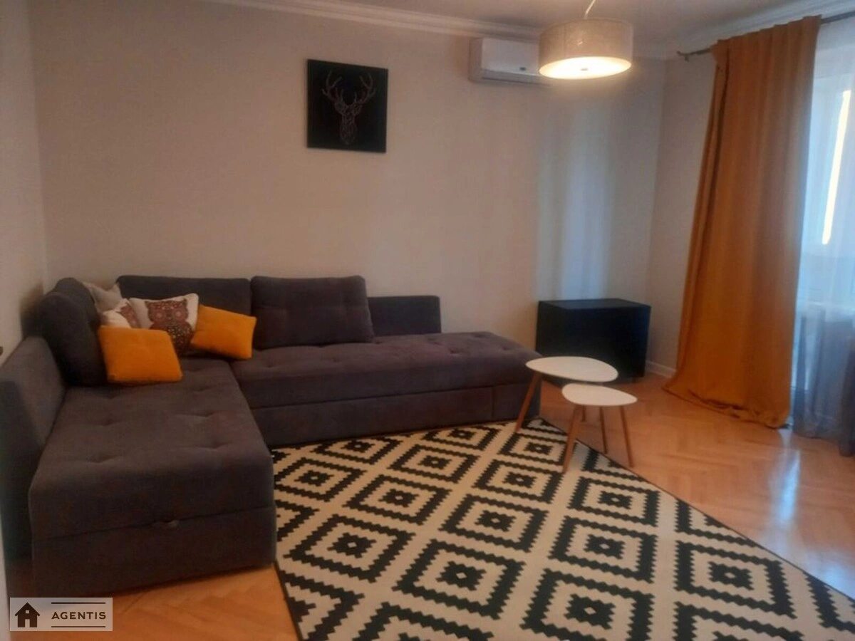 Apartment for rent. 3 rooms, 98 m², 6th floor/18 floors. Staronavodnitcka 4, Kyiv. 