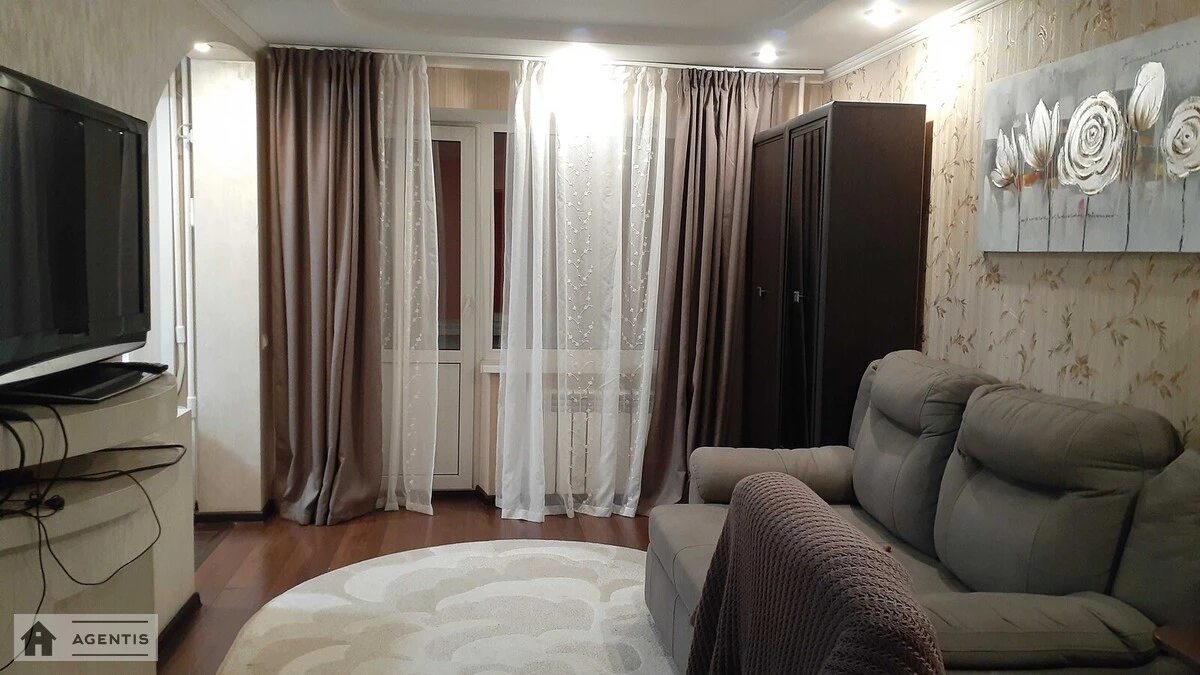 Apartment for rent. 2 rooms, 46 m², 4th floor/5 floors. Iryny Bekeshkinoyi vul. Henerala Karbysheva, Kyiv. 