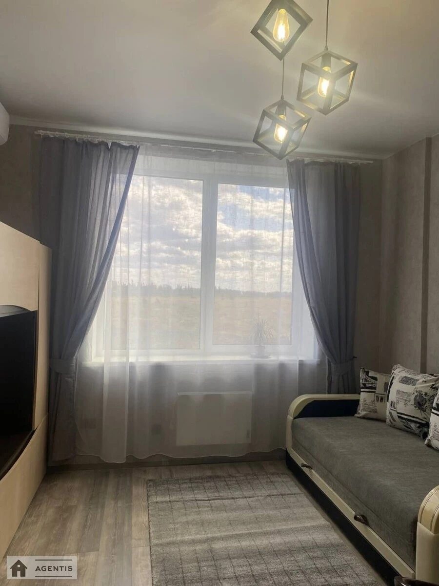 Apartment for rent. 1 room, 24 m², 2nd floor/4 floors. Shevchenka, Kyiv. 