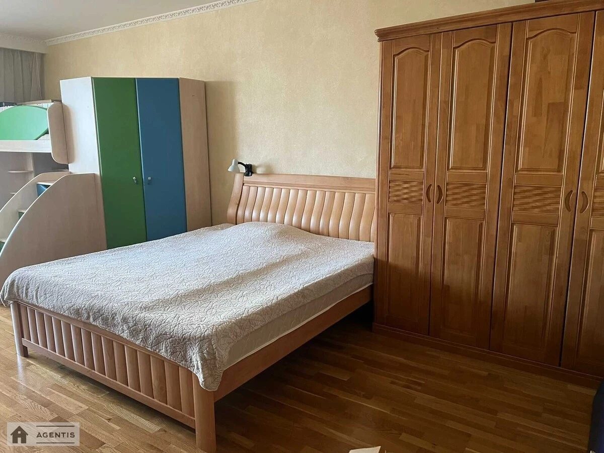 Здам квартиру. 3 rooms, 100 m², 9th floor/25 floors. 18, Митрополита Василя Липківського вул. (Урицького), Київ. 