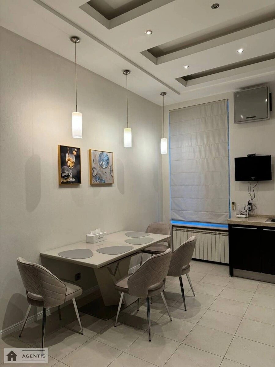 Apartment for rent. 3 rooms, 105 m², 2nd floor/4 floors. 37, Beresteyskyy prosp. Peremohy, Kyiv. 