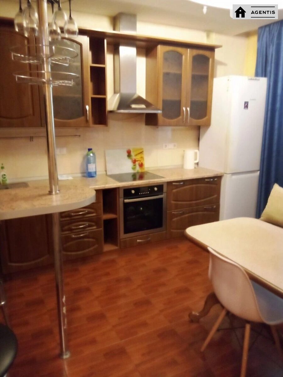 Apartment for rent. 2 rooms, 72 m², 10th floor/23 floors. 10, Mykoly Bazhana prosp., Kyiv. 