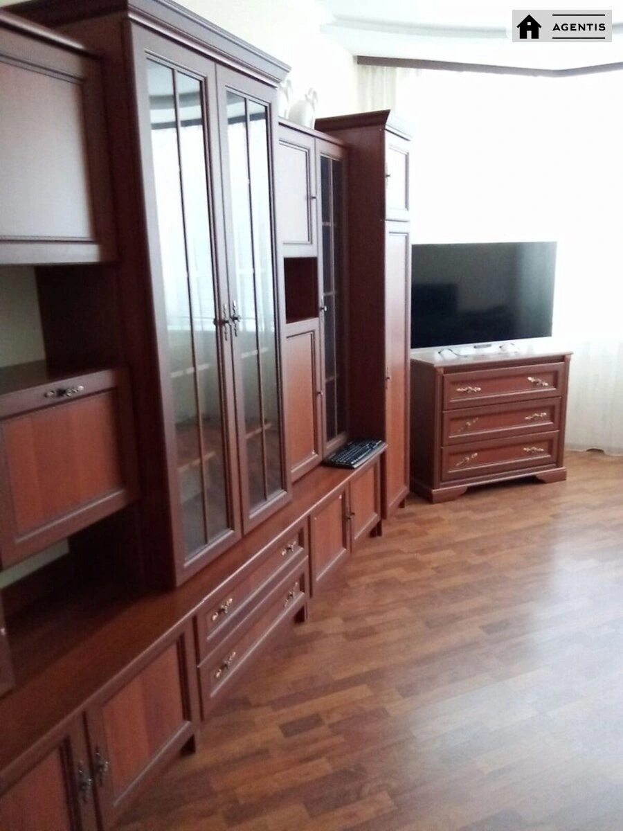Apartment for rent. 2 rooms, 72 m², 10th floor/23 floors. 10, Mykoly Bazhana prosp., Kyiv. 