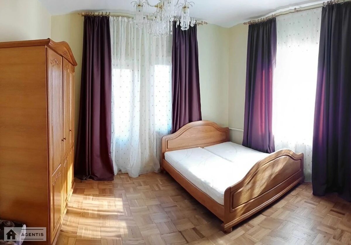 Apartment for rent. 5 rooms, 250 m², 4th floor/4 floors. Haydamatska vul. Volzka, Kyiv. 
