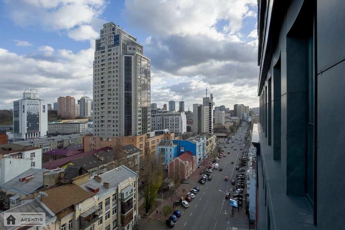 Сдам квартиру. 3 rooms, 100 m², 11 floor/25 floors. 44, Антоновича вул. (Горького), Киев. 