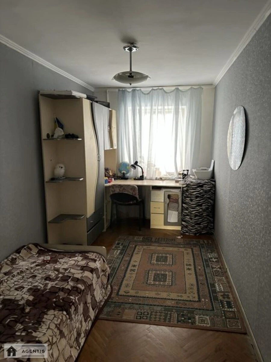 Здам квартиру. 3 rooms, 55 m², 3rd floor/5 floors. 18, Межова 18, Київ. 