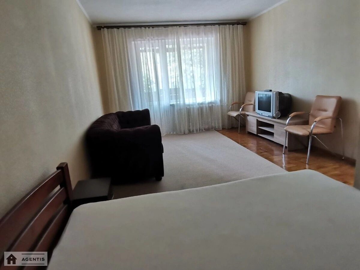 Apartment for rent. 1 room, 34 m², 2nd floor/9 floors. 8, Andriya Melnyka vul. Henerala Tupikova, Kyiv. 