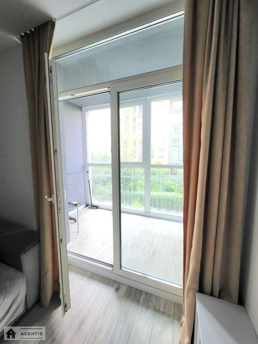Здам квартиру. 3 rooms, 60 m², 2nd floor/2 floors. Регенераторна, Київ. 