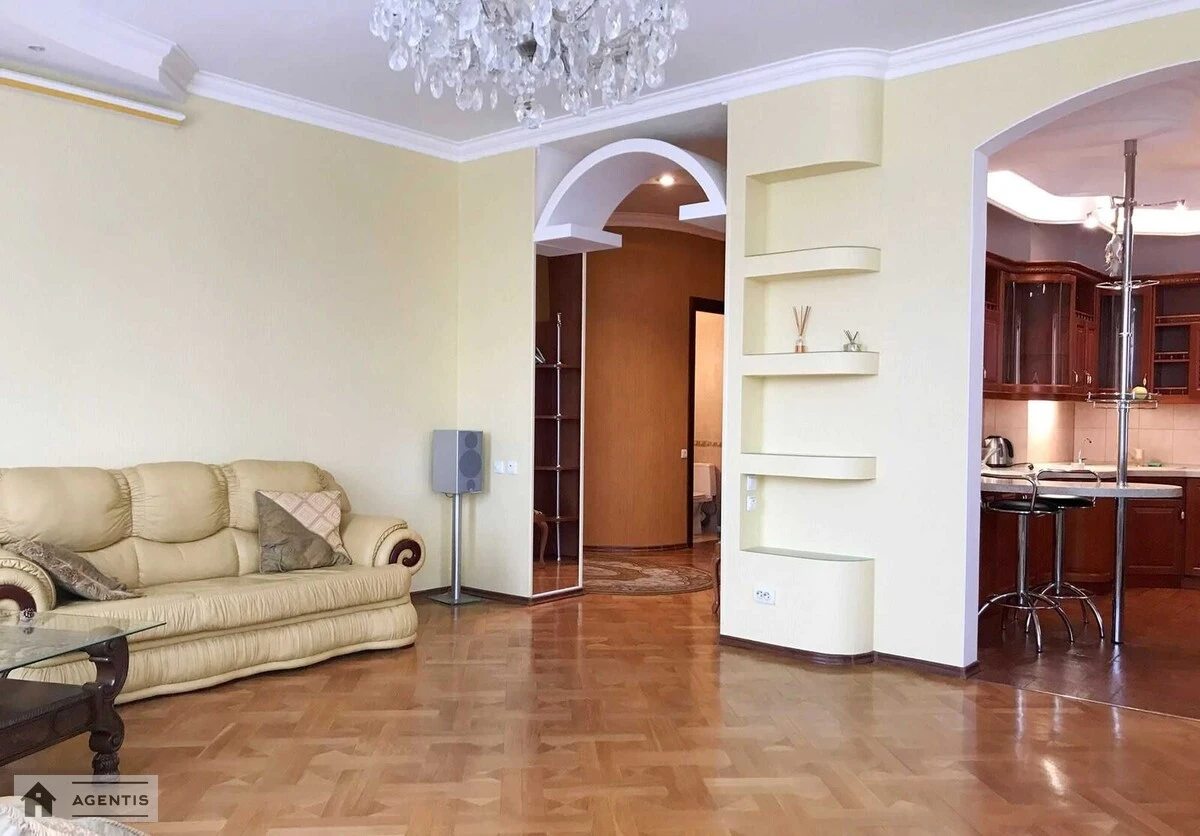 Apartment for rent. 3 rooms, 135 m², 4th floor/17 floors. 2, Moldavska 2, Kyiv. 