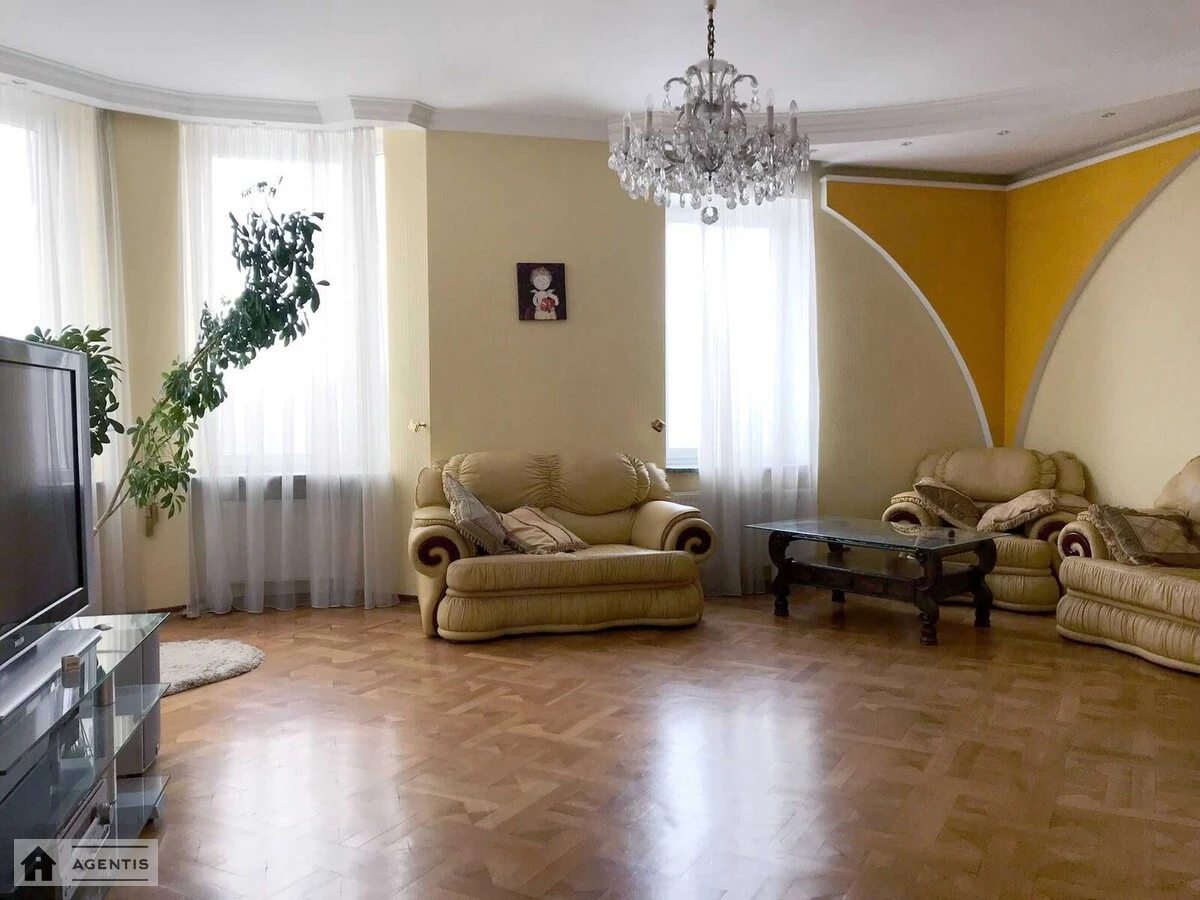 Apartment for rent. 3 rooms, 135 m², 4th floor/17 floors. 2, Moldavska 2, Kyiv. 