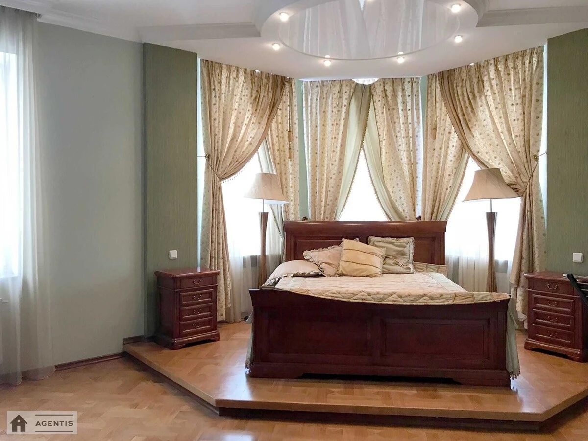 Apartment for rent. 3 rooms, 135 m², 4th floor/17 floors. 2, Moldavska 2, Kyiv. 