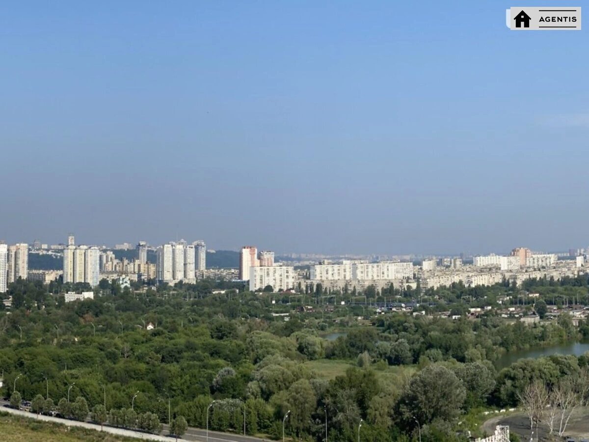 Apartment for rent. 3 rooms, 80 m², 20 floor/25 floors. 2, Dragomanova 2, Kyiv. 