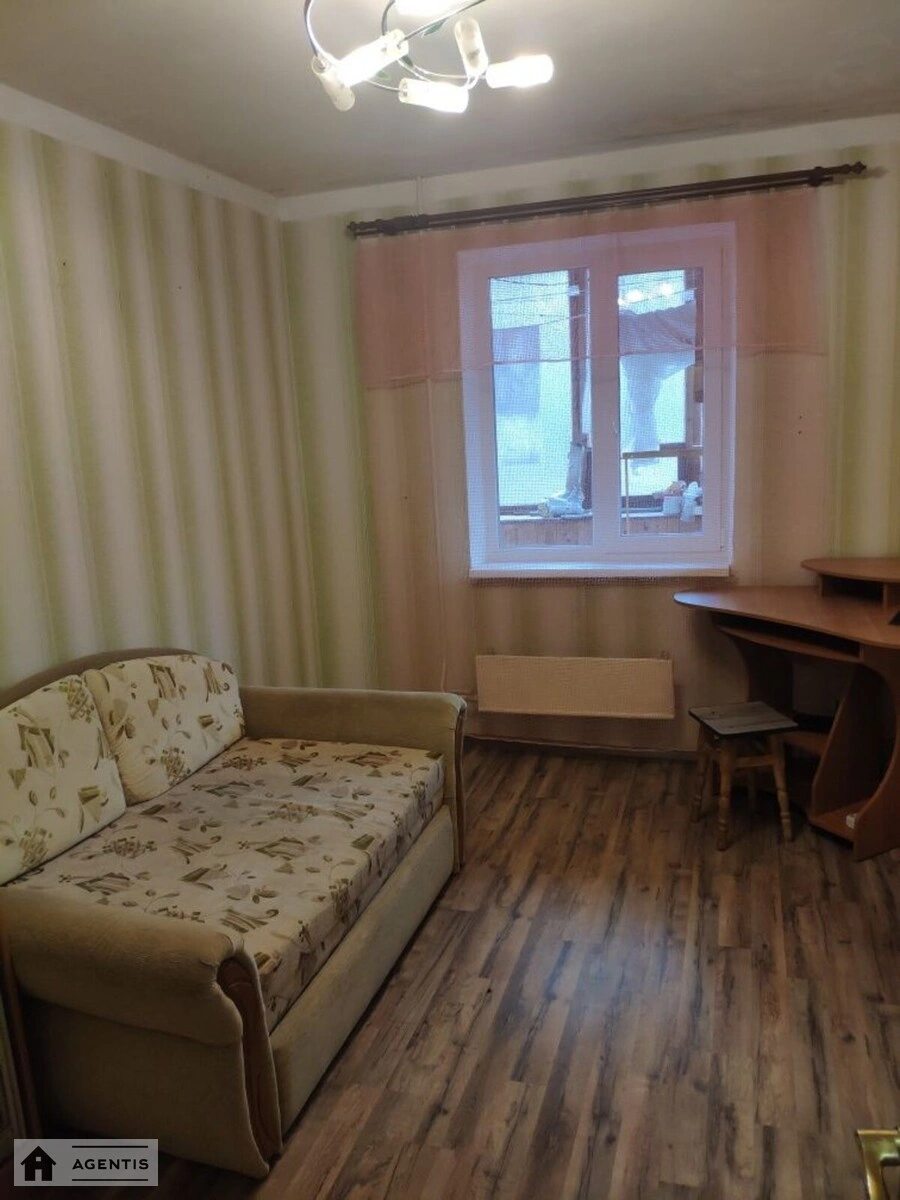 Сдам квартиру. 2 rooms, 53 m², 1st floor/10 floors. 10, Архітектора Вербицького вул., Киев. 