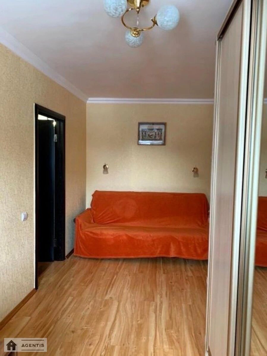 Сдам квартиру. 2 rooms, 43 m², 2nd floor/5 floors. 15, Леоніда Каденюка просп. (Юрія Гагаріна), Киев. 