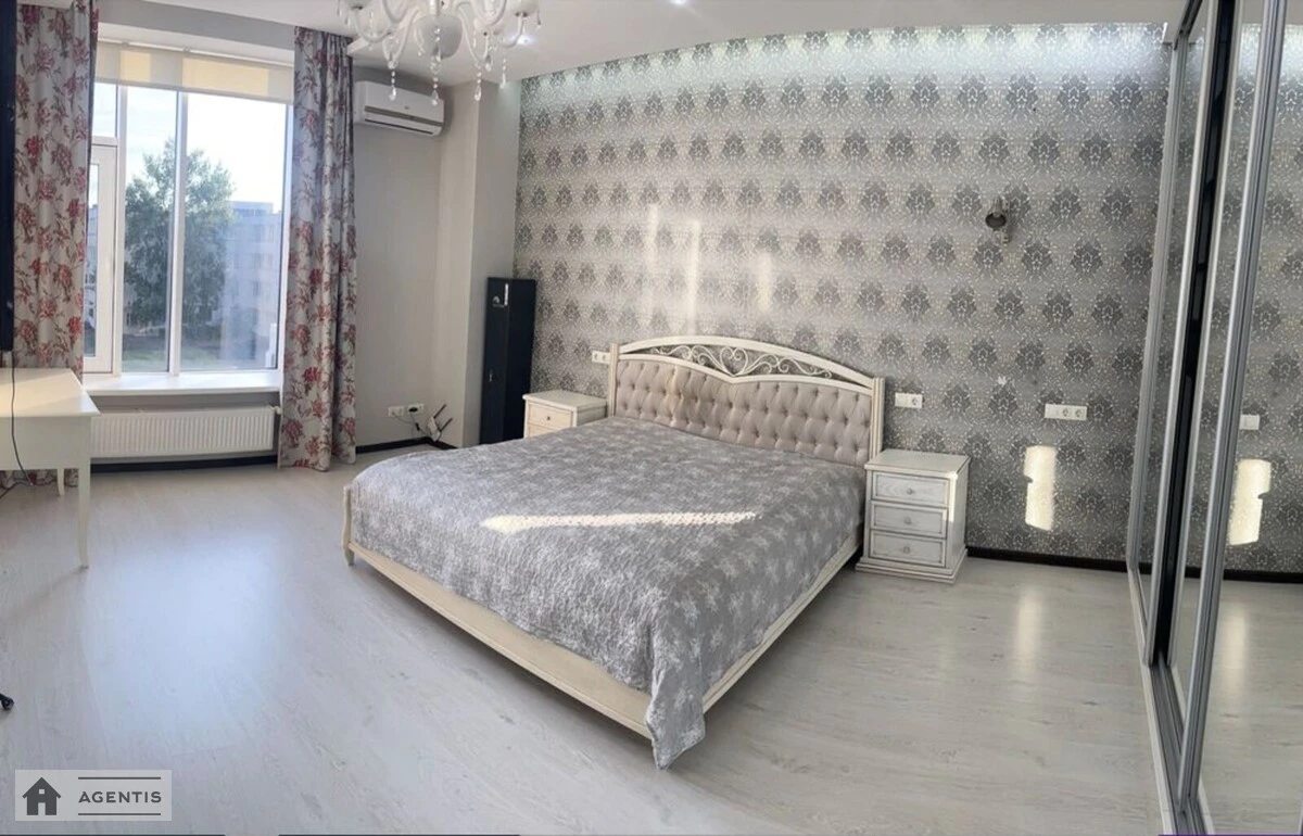 Apartment for rent. 2 rooms, 52 m², 3rd floor/3 floors. 1, Obolonska Naberezhna 1, Kyiv. 