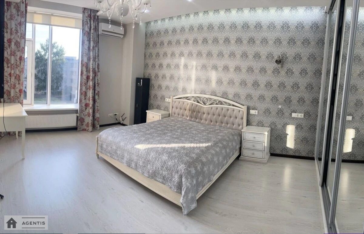 Сдам квартиру. 2 rooms, 52 m², 3rd floor/3 floors. 1, Оболонская Набережная 1, Киев. 