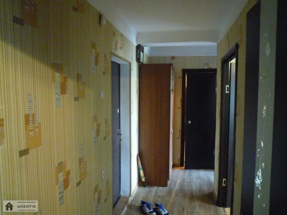 Сдам квартиру. 2 rooms, 50 m², 4th floor/9 floors. Левка Лукяненка вул. (Маршала Тимошенка), Киев. 