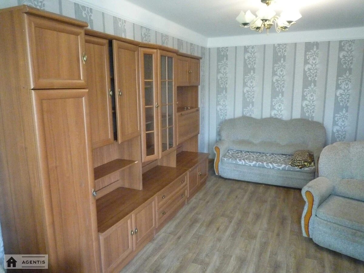 Apartment for rent. 2 rooms, 50 m², 4th floor/9 floors. Levka Lukyanenka vul. Marshala Tymoshenka, Kyiv. 