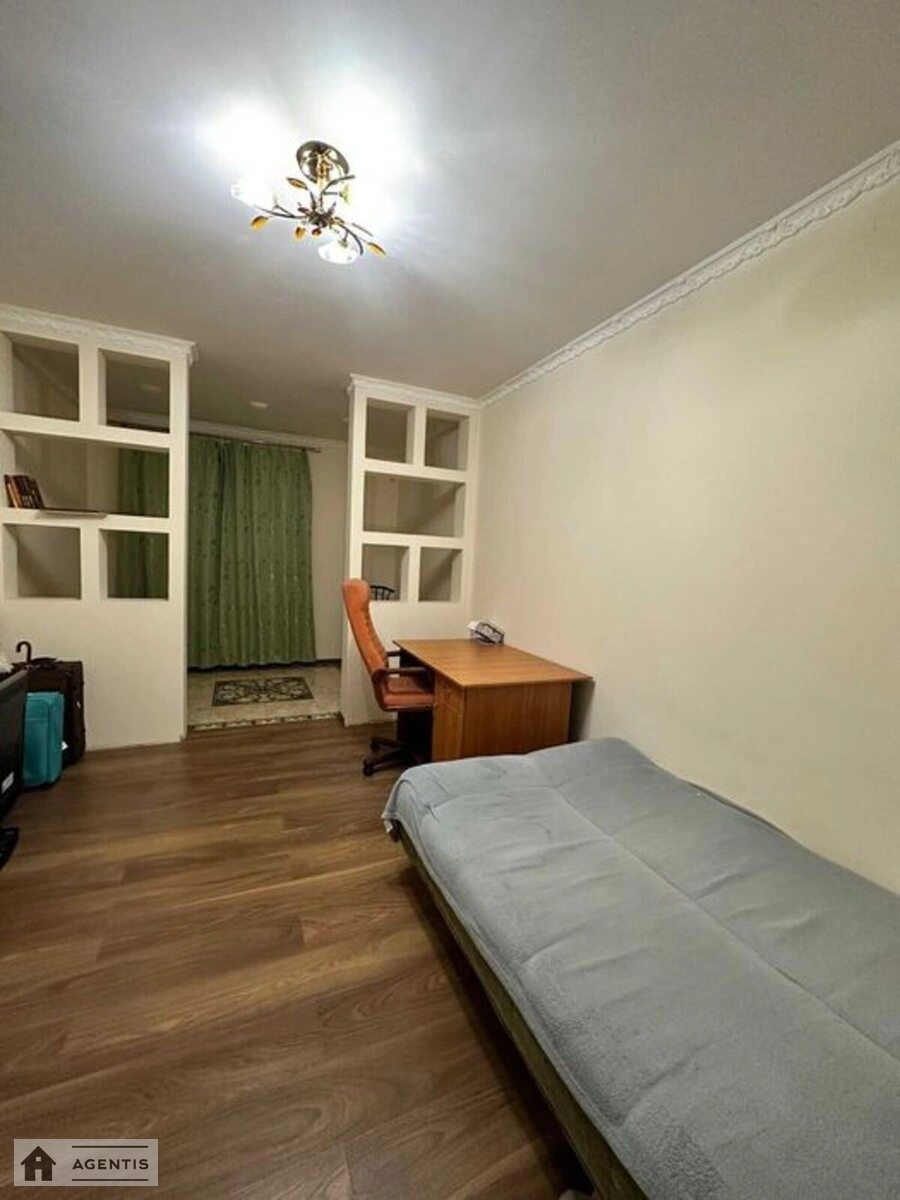 Apartment for rent. 3 rooms, 86 m², 1st floor/7 floors. Akademika Lebedyeva vul., Kyiv. 