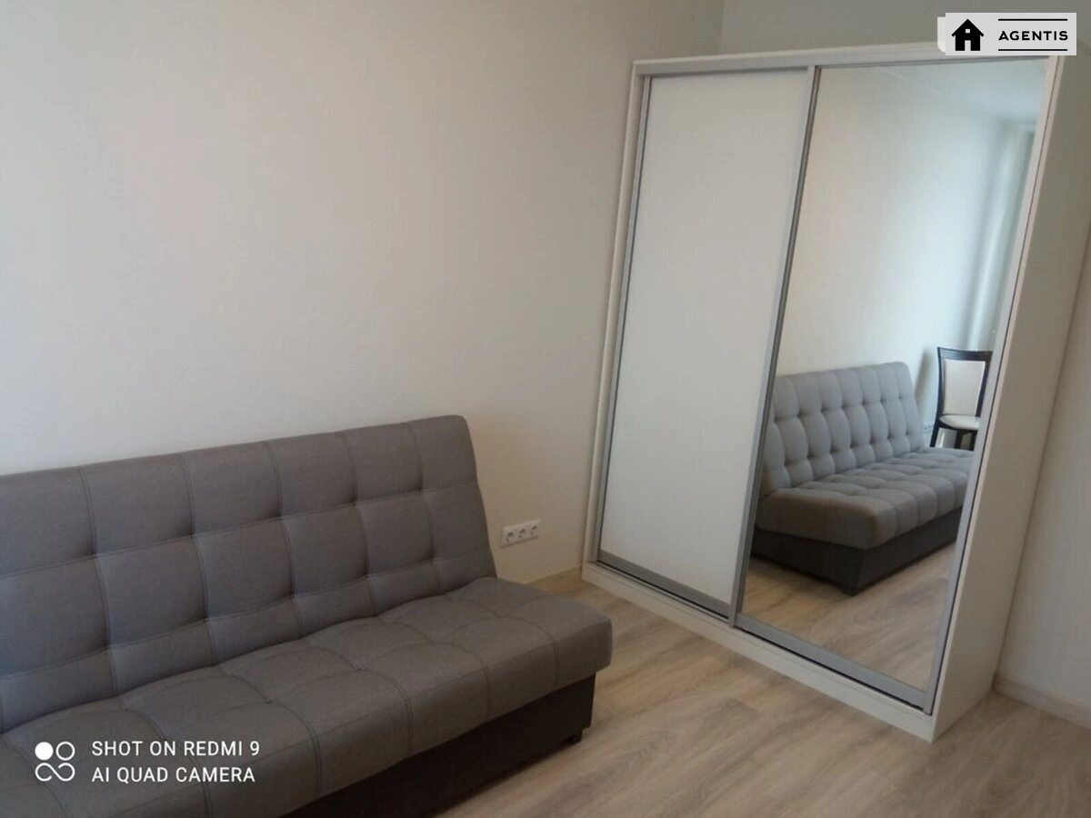 Apartment for rent. 1 room, 35 m², 11 floor/21 floors. 8, Brativ Chybinyeyevykh vul. Chernihivska, Kyiv. 