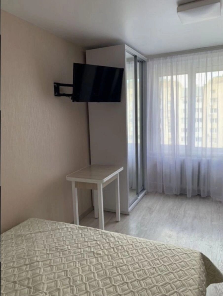 Apartment for rent. 1 room, 22 m², 8th floor/9 floors. 2, Akademika Korolova vul., Kyiv. 