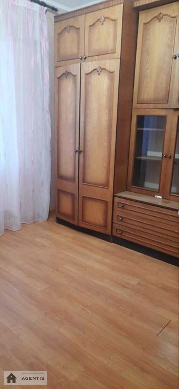 Apartment for rent. 3 rooms, 79 m², 2nd floor/16 floors. 10, Bratstva tarasivtsiv vul. Dekabrystiv, Kyiv. 