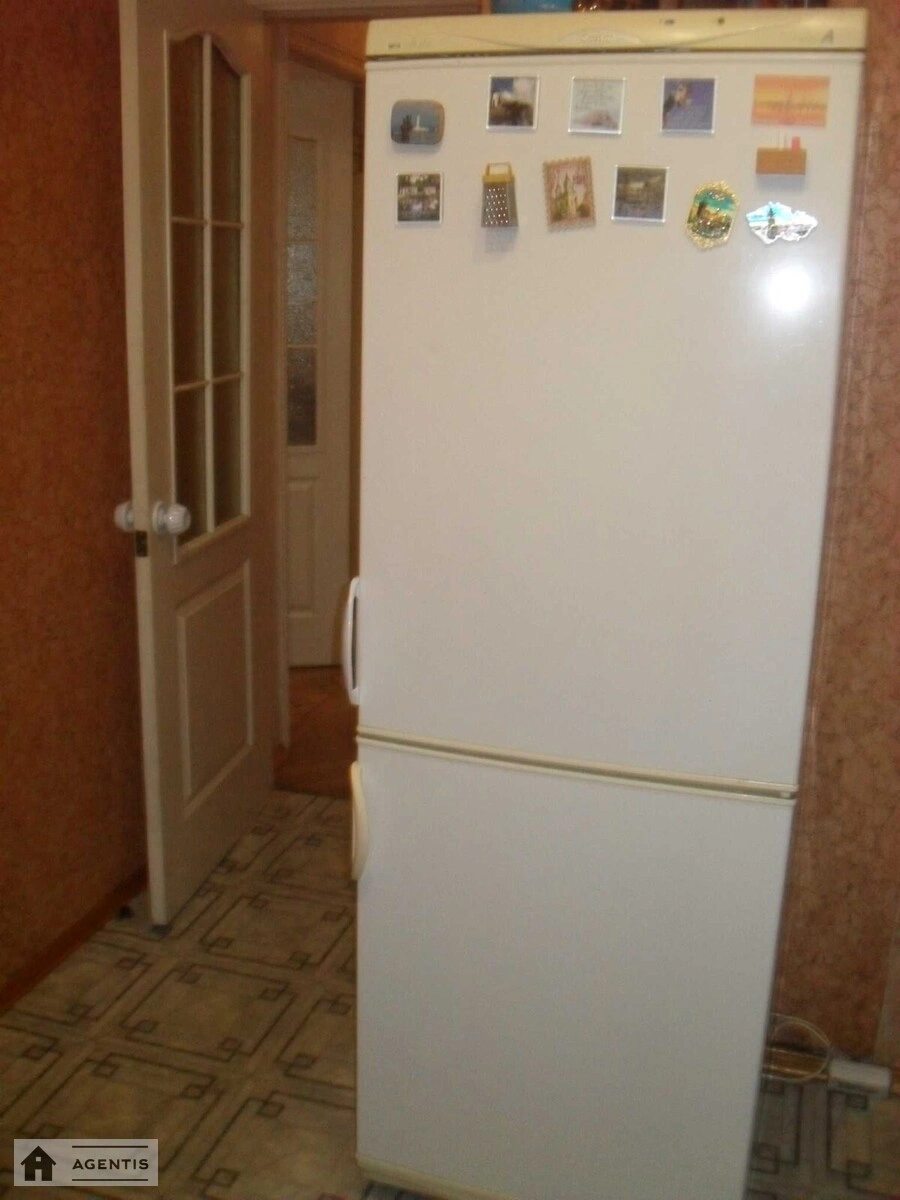 Apartment for rent. 1 room, 32 m², 2nd floor/5 floors. Dzhona Makkeyna vul. Ivana Kudri, Kyiv. 