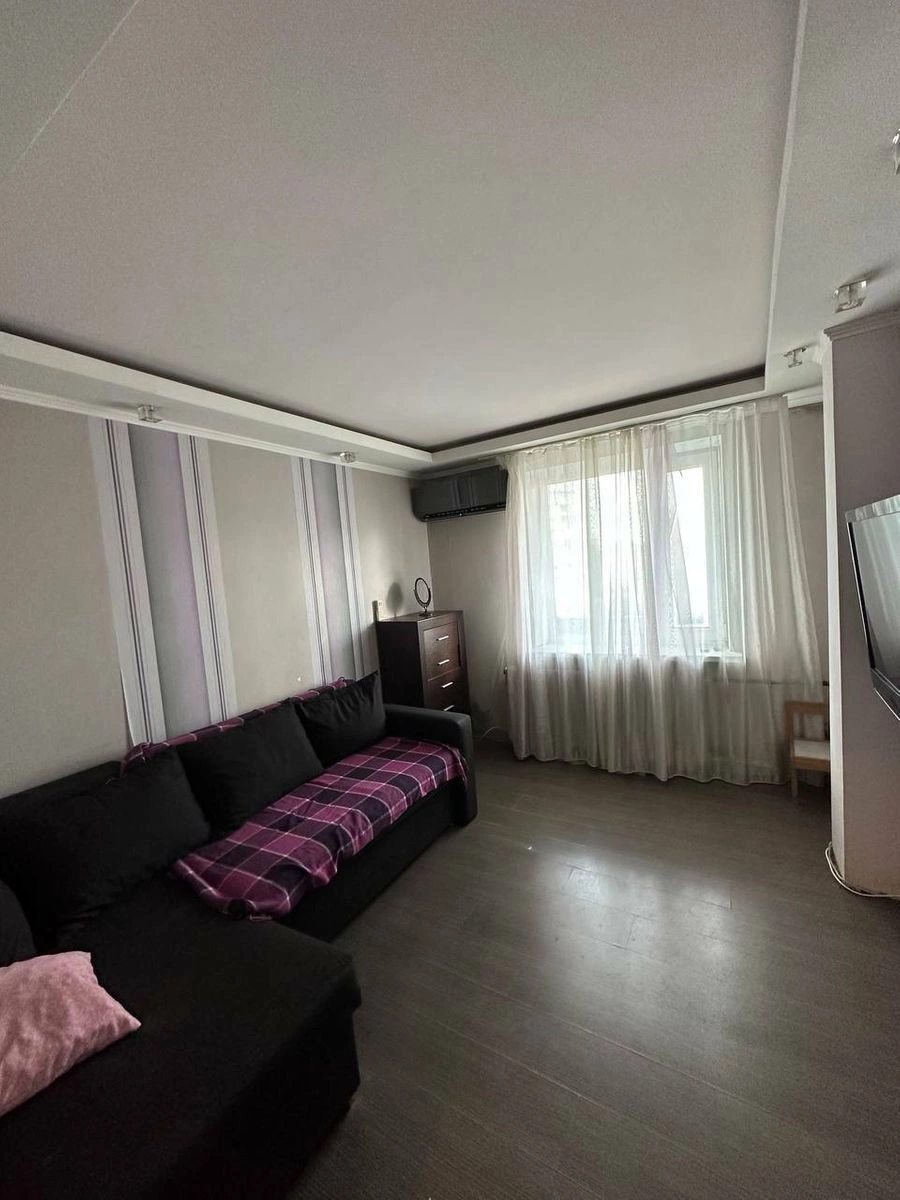 Apartment for rent. 3 rooms, 57 m², 9th floor/9 floors. 9, Chornobylska 9, Kyiv. 