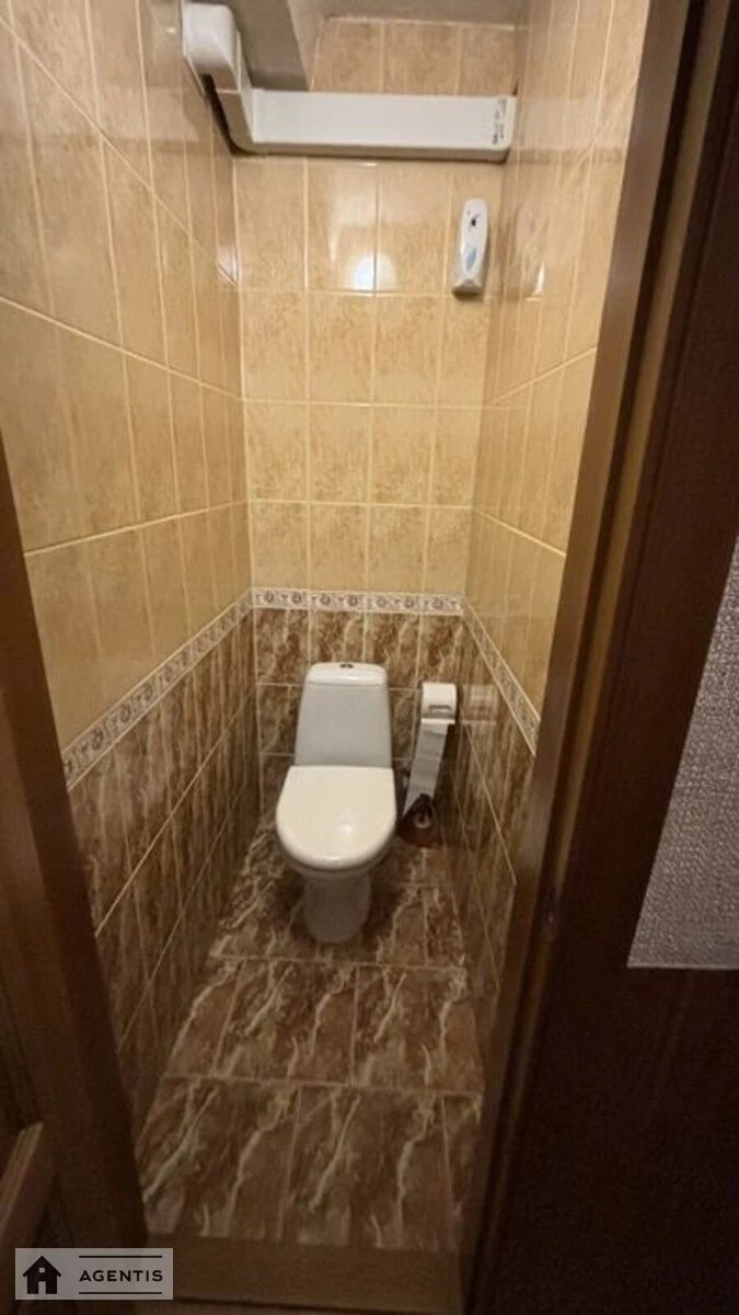 Сдам квартиру. 2 rooms, 50 m², 8th floor/9 floors. 5, Новогоспітальна вул. (Щорса), Киев. 