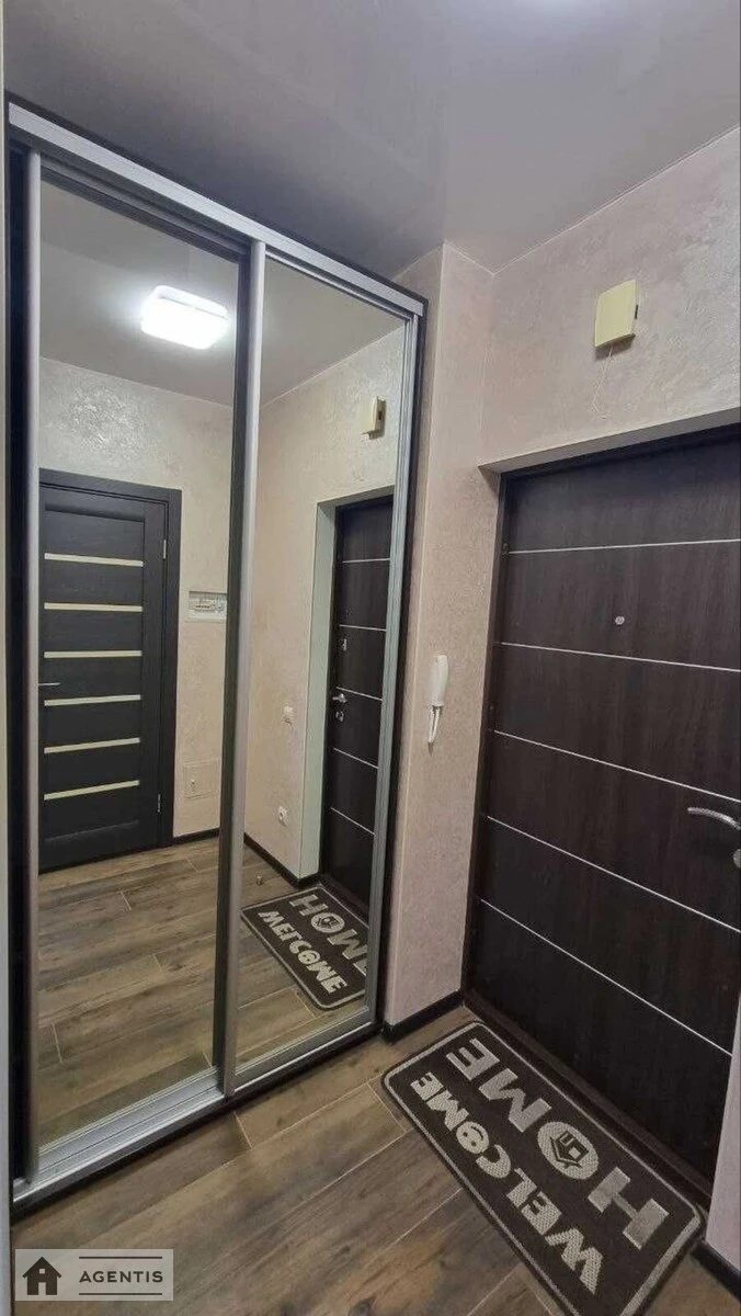 Apartment for rent. 1 room, 32 m², 6th floor/9 floors. Regeneratorna 4, Kyiv. 