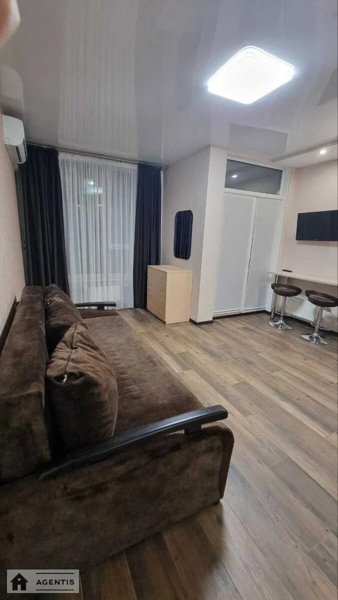 Сдам квартиру. 1 room, 32 m², 6th floor/9 floors. Регенераторная 4, Киев. 