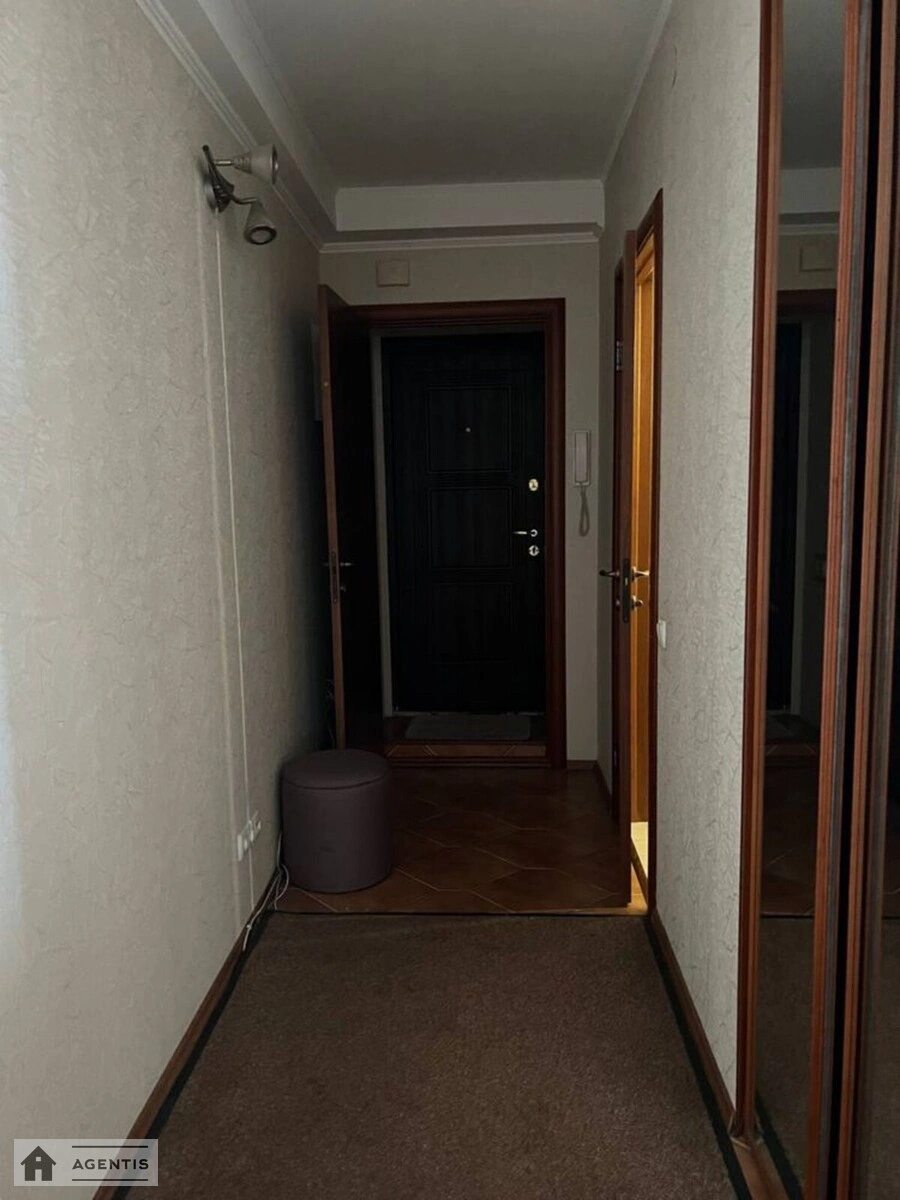 Сдам квартиру. 2 rooms, 63 m², 8th floor/8 floors. 25, Митрополита Василя Липківського вул. (Урицького), Киев. 