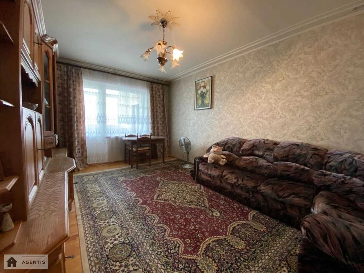 Apartment for rent. 3 rooms, 72 m², 11 floor/13 floors. 7, Revutckogo 7, Kyiv. 