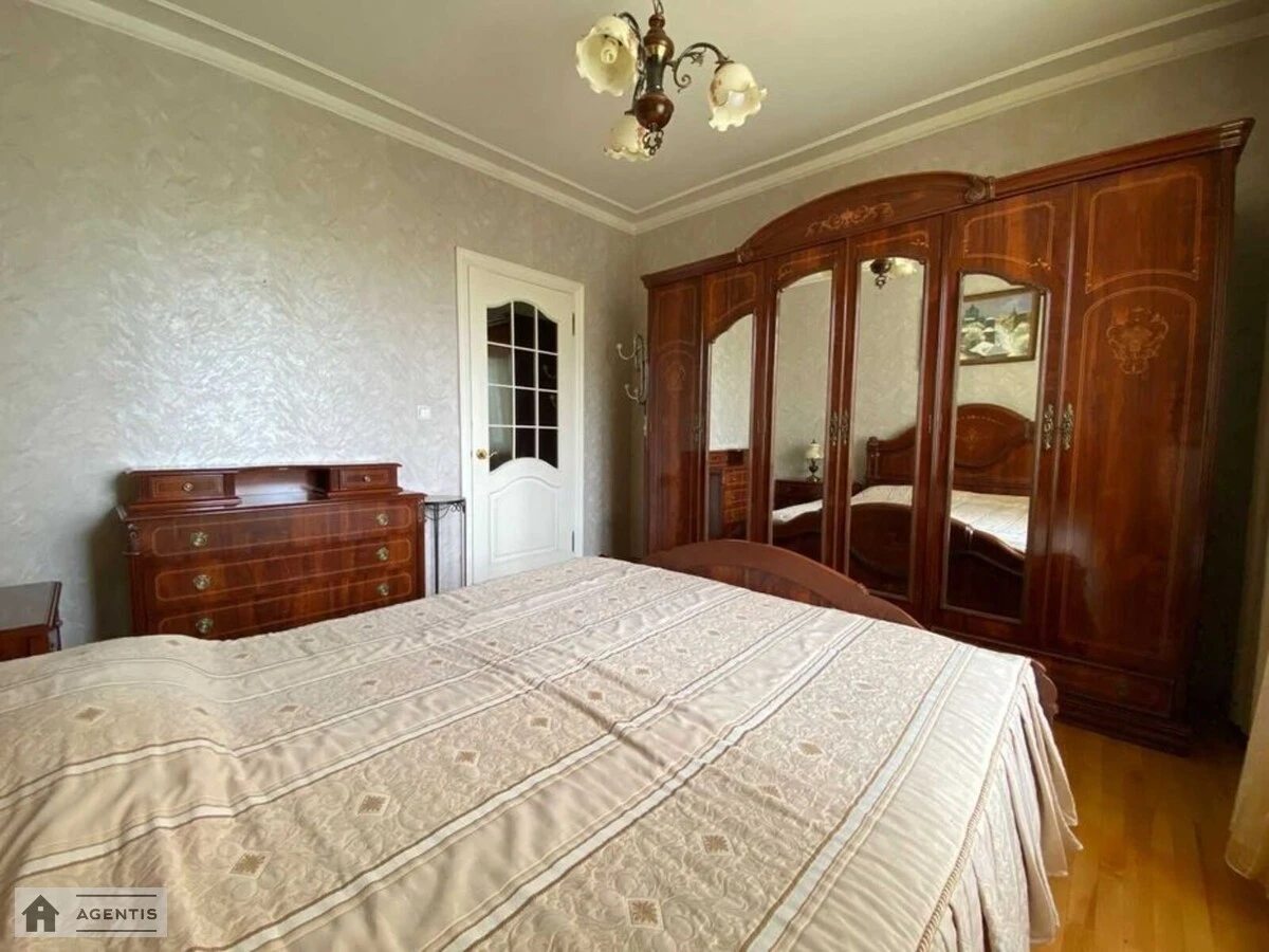 Apartment for rent. 3 rooms, 72 m², 11 floor/13 floors. 7, Revutckogo 7, Kyiv. 