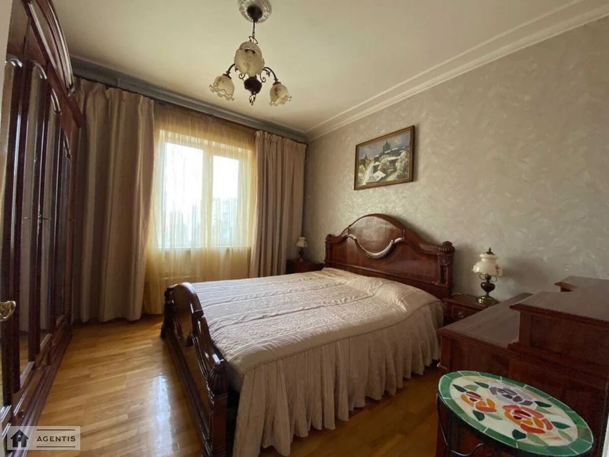 Apartment for rent. 3 rooms, 72 m², 11 floor/13 floors. 7, Revutckogo 7, Kyiv. 