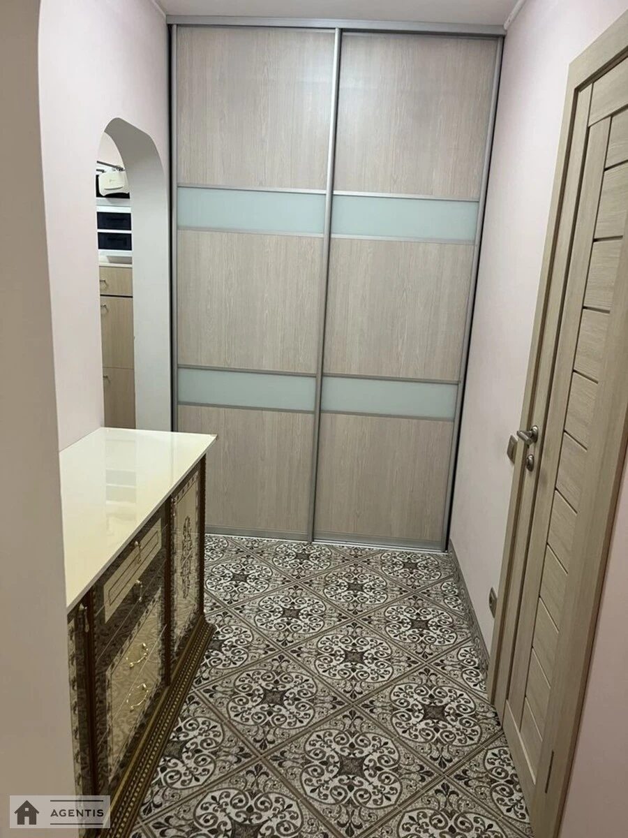 Сдам квартиру 1 комната, 48 m², 11 эт./25 этажей. Юлії Здановської вул. (Михайла Ломоносова), Киев. 