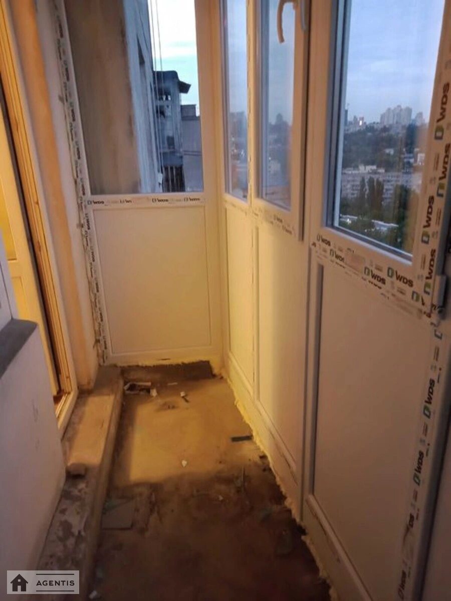 Apartment for rent. 2 rooms, 48 m², 16 floor/16 floors. 15, Golosiyivskiy 15, Kyiv. 
