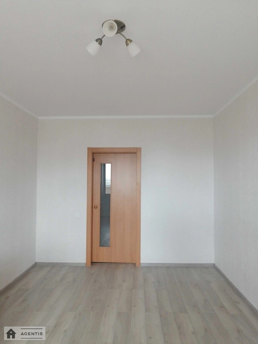 Сдам квартиру 2 комнаты, 73 m², 20 эт./25 этажей. 20, Урловская 20, Киев. 