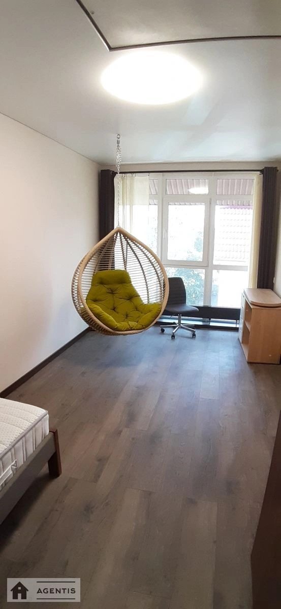 Apartment for rent. 4 rooms, 160 m², 2nd floor/3 floors. 74, Henerala Naumova vul., Kyiv. 