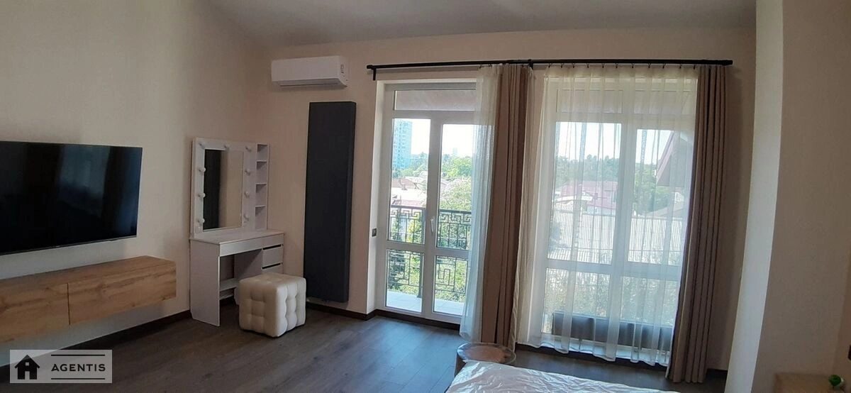 Здам квартиру. 4 rooms, 160 m², 2nd floor/3 floors. 74, Генерала Наумова вул., Київ. 