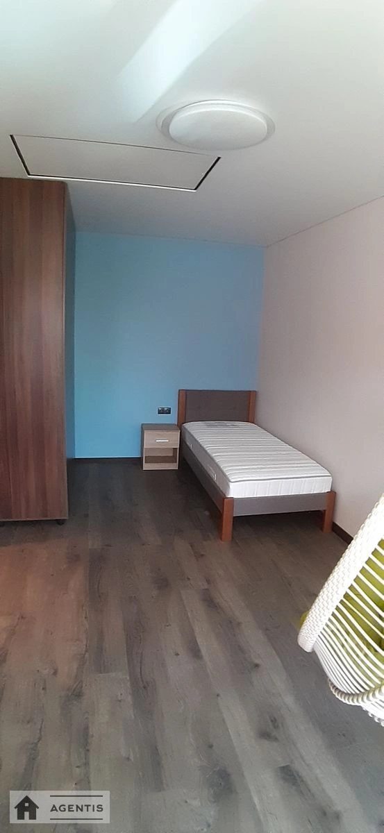 Здам квартиру. 4 rooms, 160 m², 2nd floor/3 floors. 74, Генерала Наумова вул., Київ. 