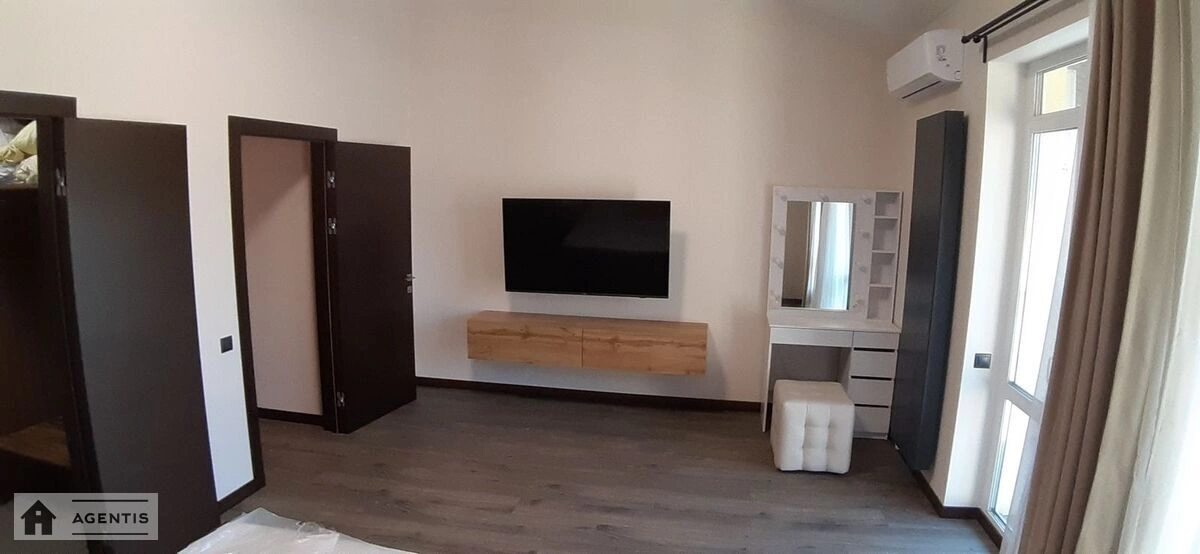 Здам квартиру. 4 rooms, 160 m², 2nd floor/3 floors. 74, Генерала Наумова вул., Київ. 