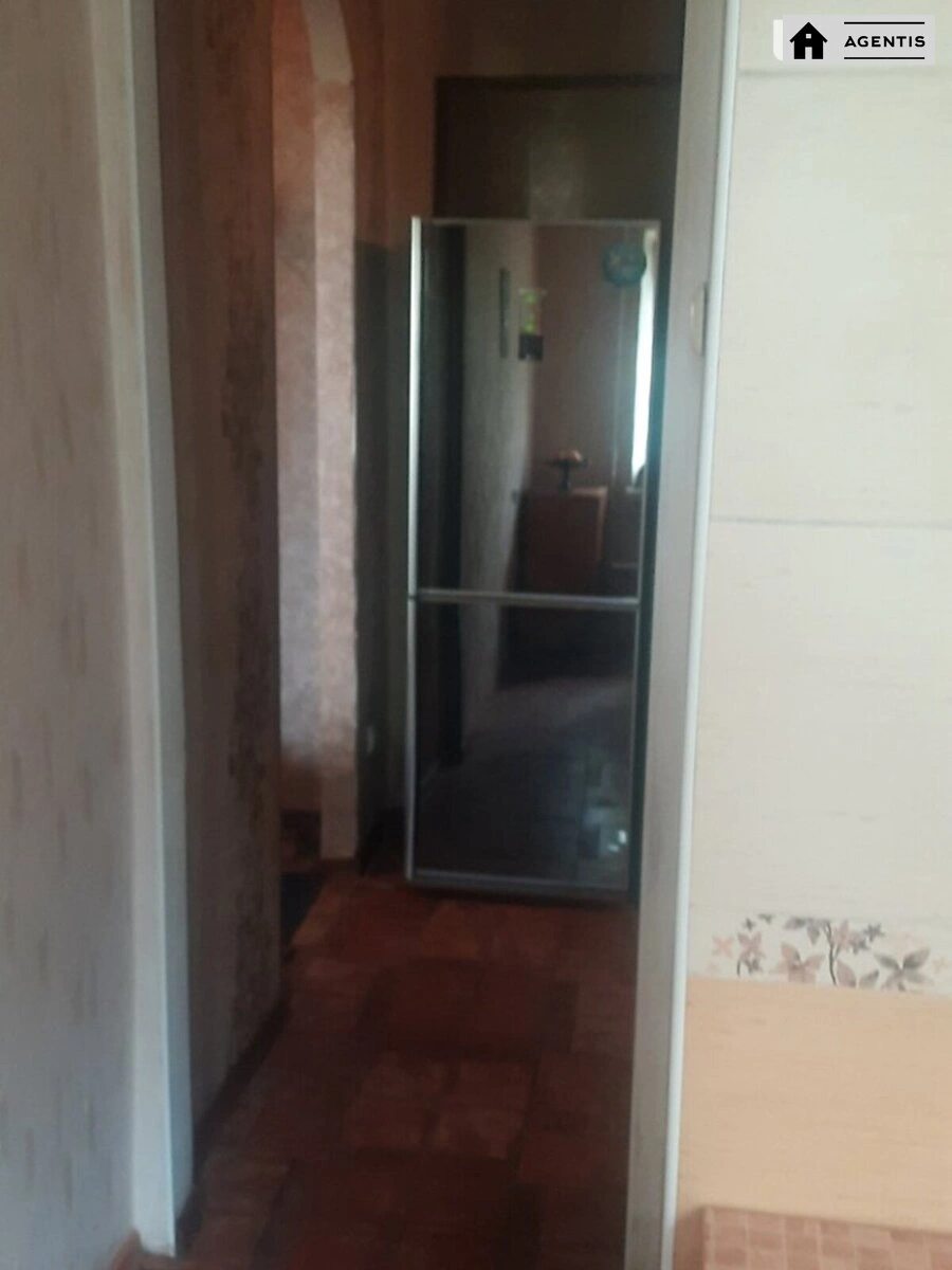 Apartment for rent. 2 rooms, 53 m², 4th floor/9 floors. 5, Lesia Kurbasa 5, Kyiv. 
